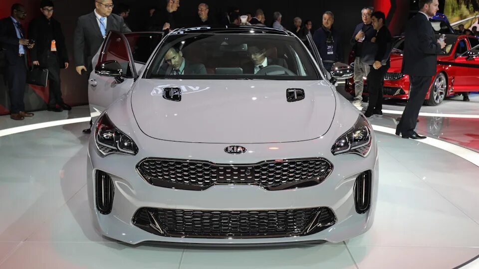 Киа стелс фото Kia Stinger (начало продаж) - DRIVE2