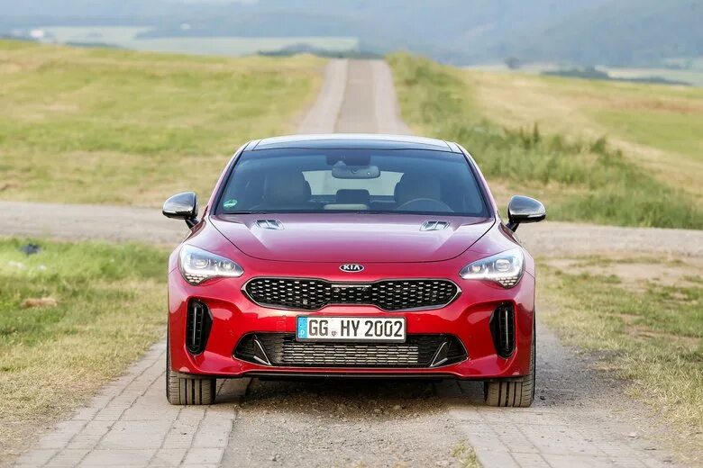 Киа стингер фото цена В России скоро начнут продавать самый быстрый и мощный Kia