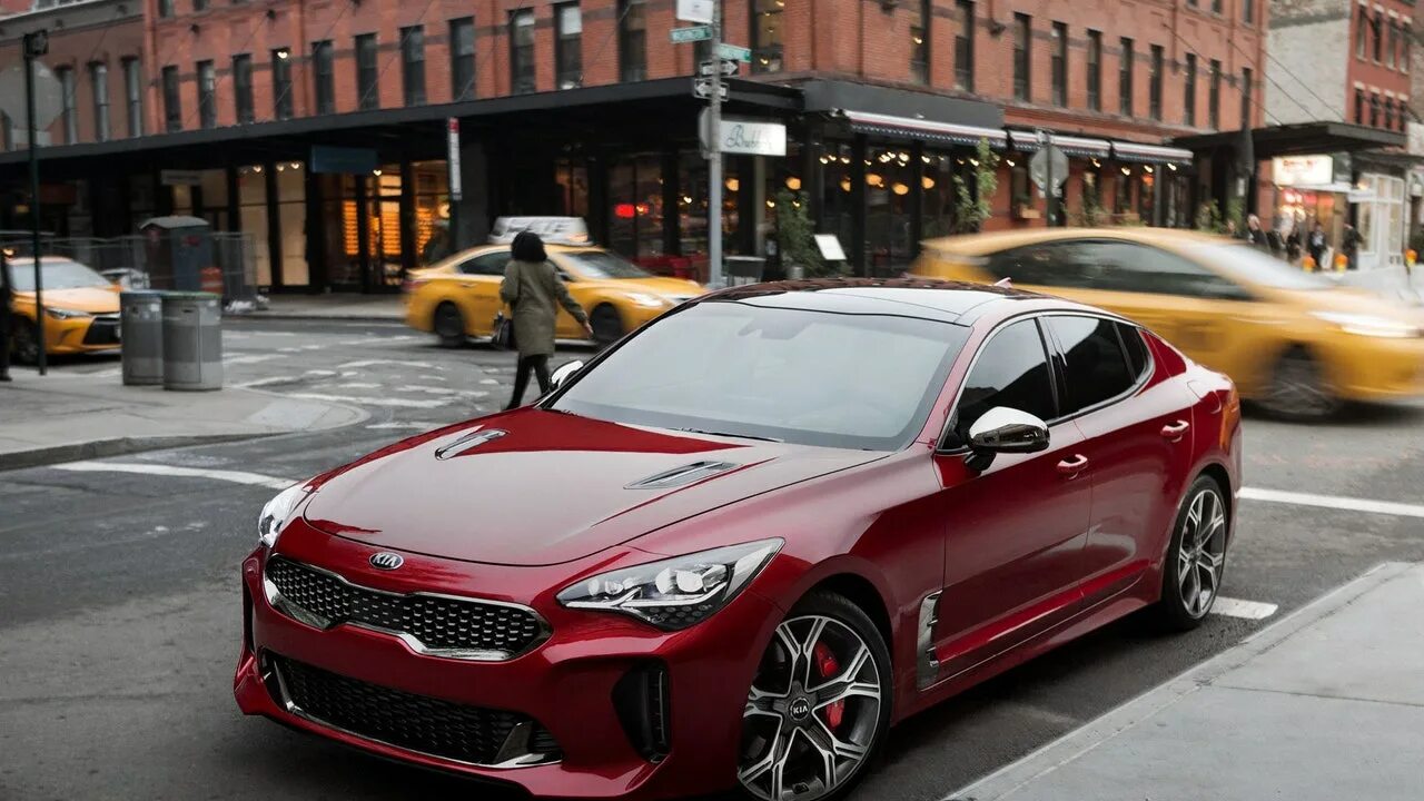 Киа стрингер фото Kia Stinger fastback sedan is a street style icon British GQ British GQ