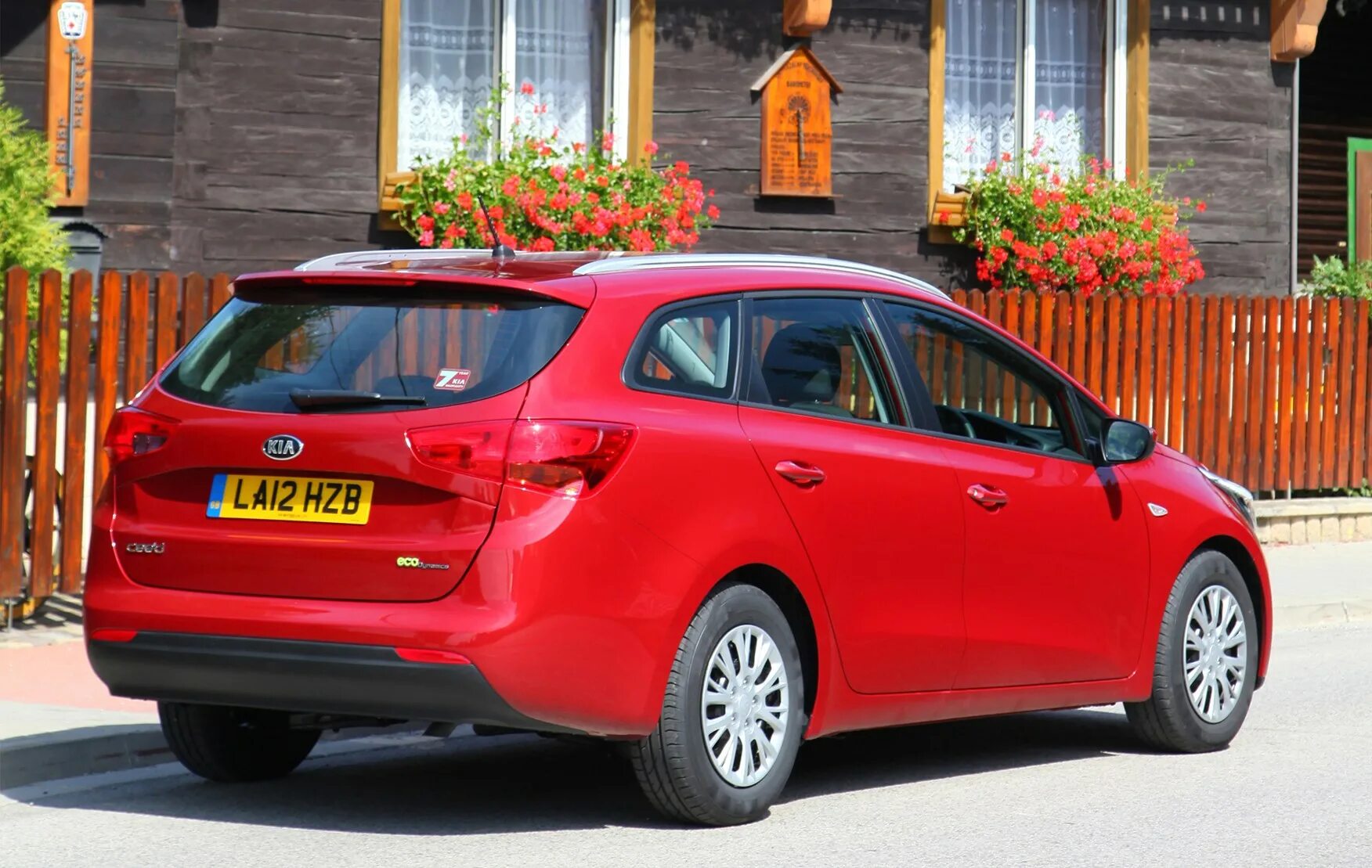 Киа св фото Used Kia Ceed Sportswagon (2012 - 2018) Review Parkers