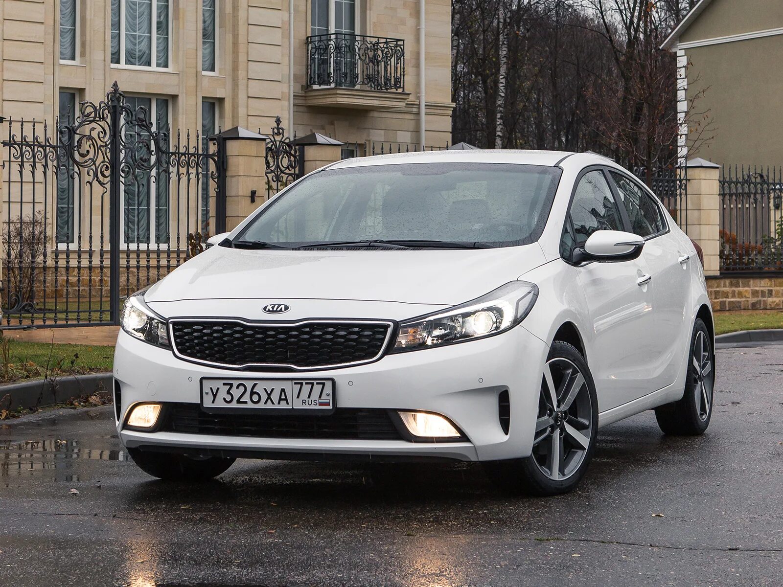 Киа церато 2018 фото Фото KIA Cerato (2016 - 2018) поколение III рестайлинг - Kia Cerato 2016 вид спе