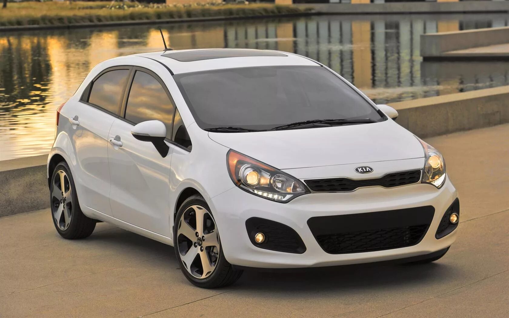 Киа виды фото 2013 Kia Rio 5-Door Image. Photo 16 of 37