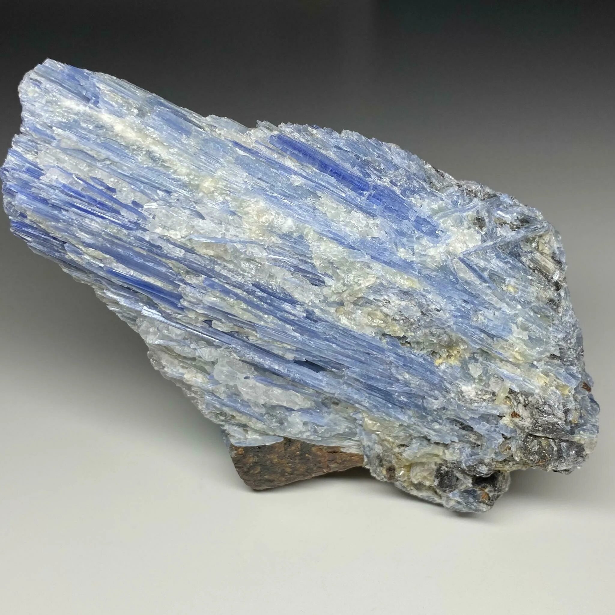 Кианит камень фото Купить большой кианит с андалузитом - MINERAL KIRKA