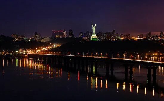 Киев ночью фото Kyiv, the capital of Ukraine, is especially beautiful at night time