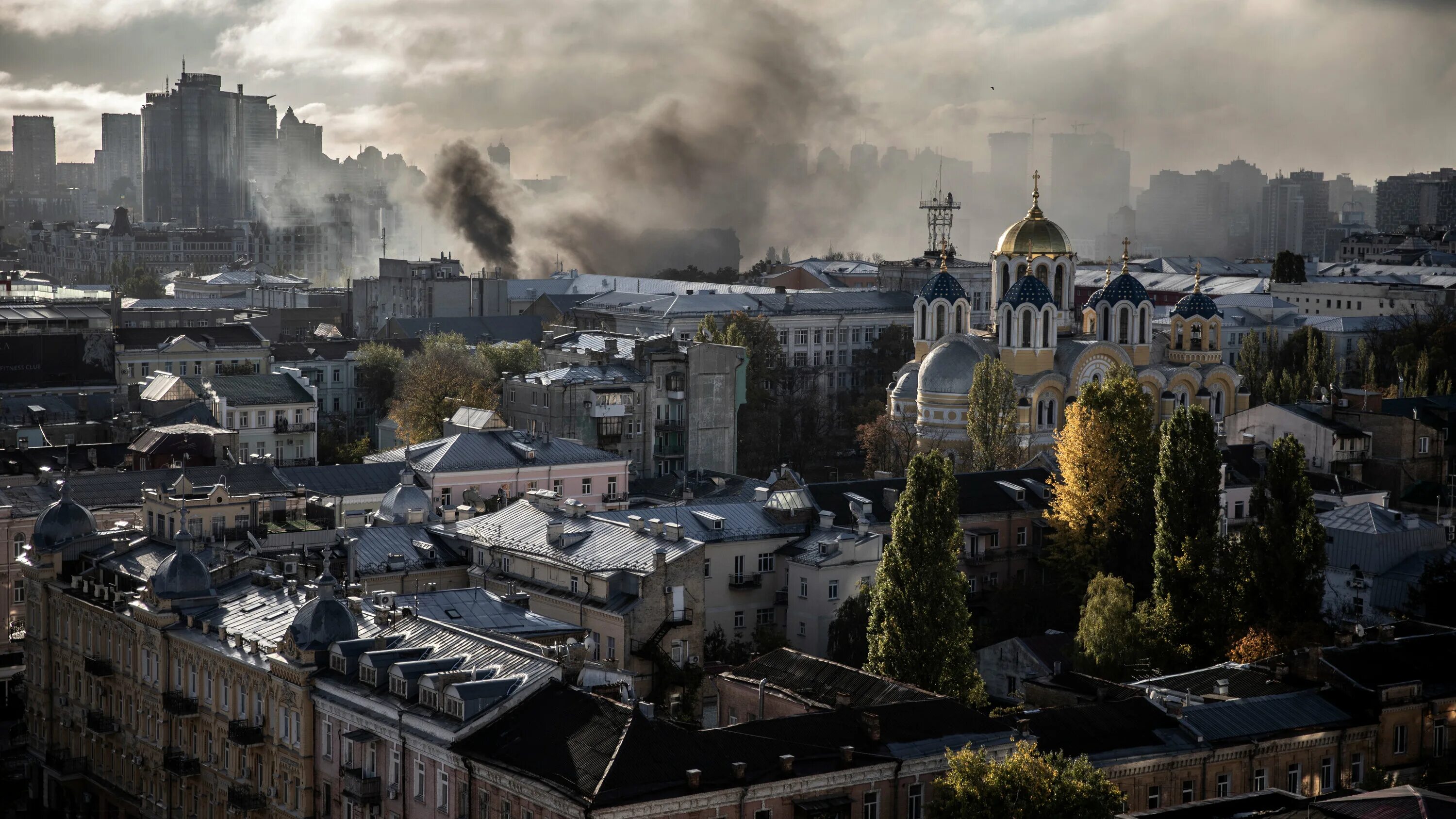 Киев сегодня фото Putin Unleashes Barrage of Missiles on Ukrainian Civilian Areas - The New York T