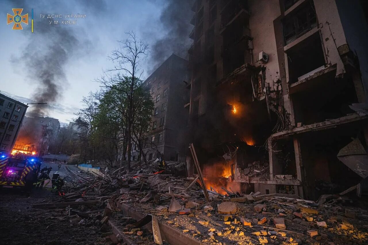 Киев сейчас фото Tragedy Strikes: Russian Attack on Chernihiv Leaves 5 Dead and Dozens Injured : 