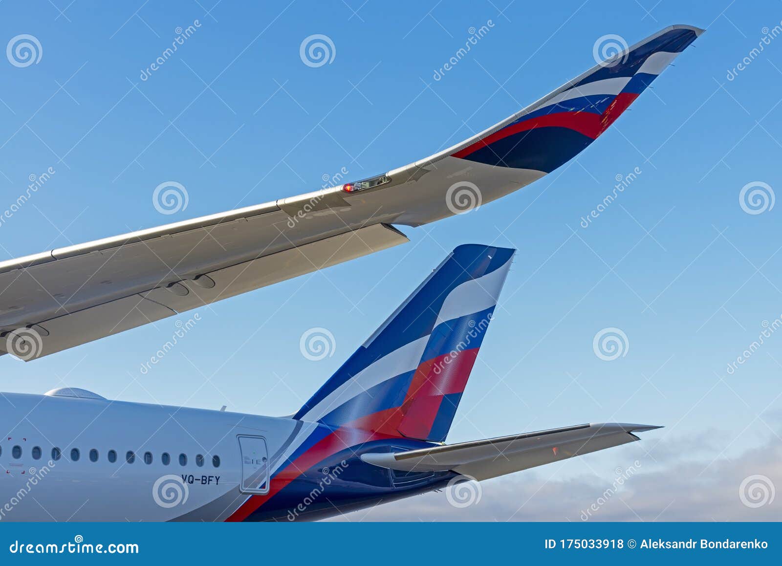 Киль самолета фото A View of the Keel of the A350 Aircraft through a Wingtip Editorial Stock Photo 