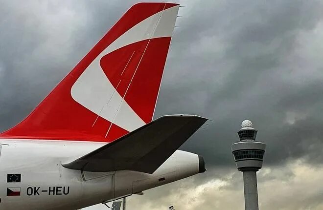 Киль самолета фото Пражский суд объявил авиакомпанию Czech Airlines банкротом Авиатранспортное обоз