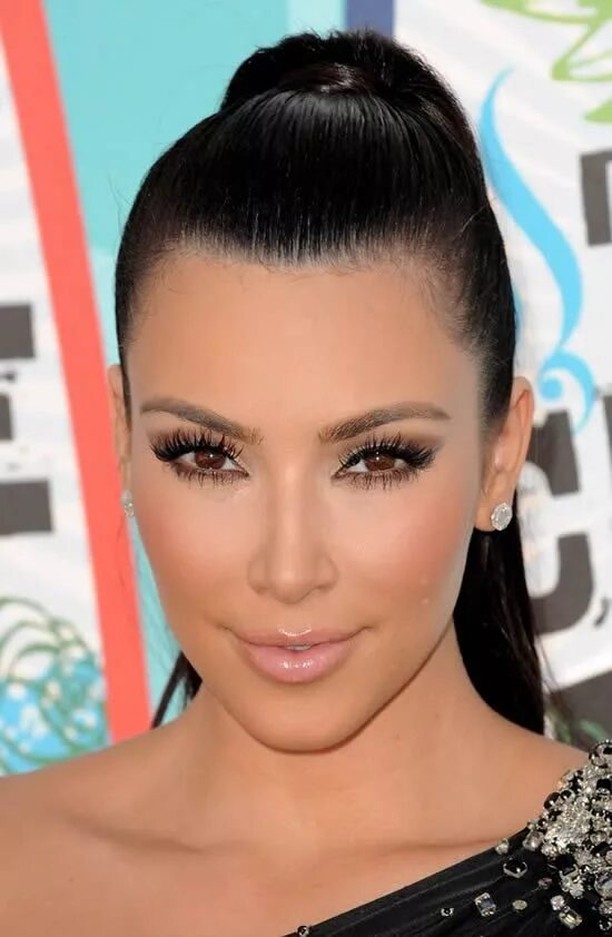 Ким кардашян ресницы наращивание фото Pin on Makeup and Related Kardashian makeup, Kim kardashian makeup, Natural face