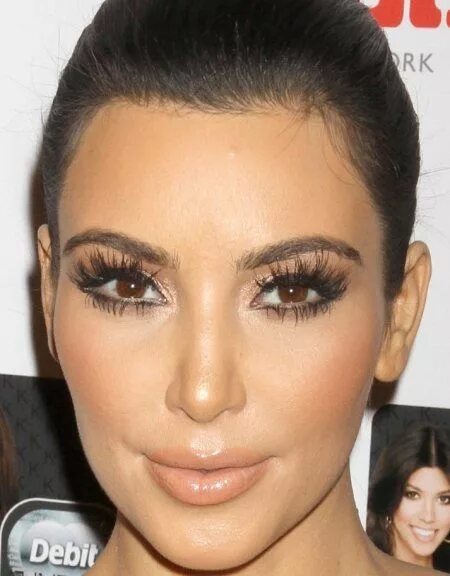 Ким кардашян ресницы наращивание фото Celebrity fake eyelashes Kim kardashian eyelashes, Fake eyelashes, Eyelashes