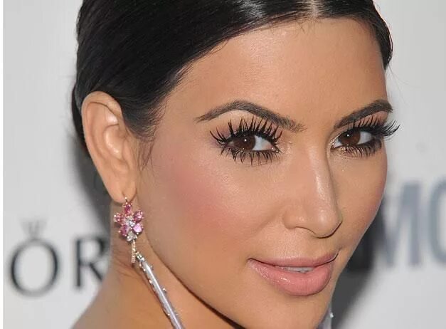 Ким кардашян ресницы наращивание фото eyelash extensions Kardashian beauty, Kim kardashian makeup, Kim kardashian eyel