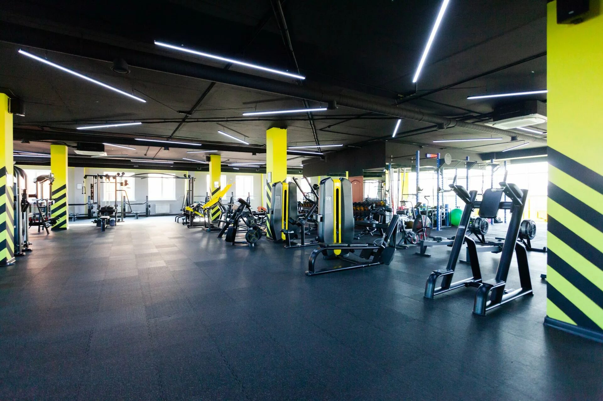 Кинг фит московская ул 12б фото Octagon-Fit, фитнес-клуб на улице Селезнёва - отзывы, цены, информация о специал