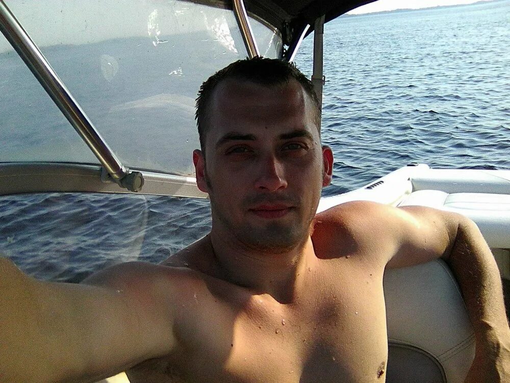 Киниченко артем саратов 37 лет фото Знакомства@Mail.Ru - Артём, 36 ans, Saratov, faire connaissance un homme à l'âge