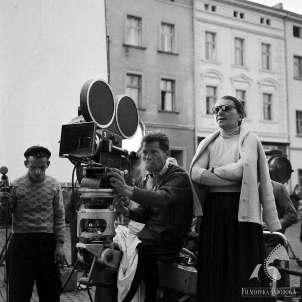 Кино ссср фото HISTORY OF POLISH CINEMA - DIRECTORS - POLISH FILM ACADEMY