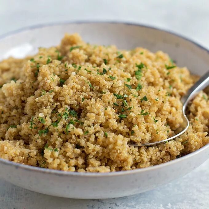 Киноа крупа рецепты приготовления гарнира с фото Sausage and Rice Skillet Recipe Quinoa pilaf, Instant pot quinoa, Pilaf recipes