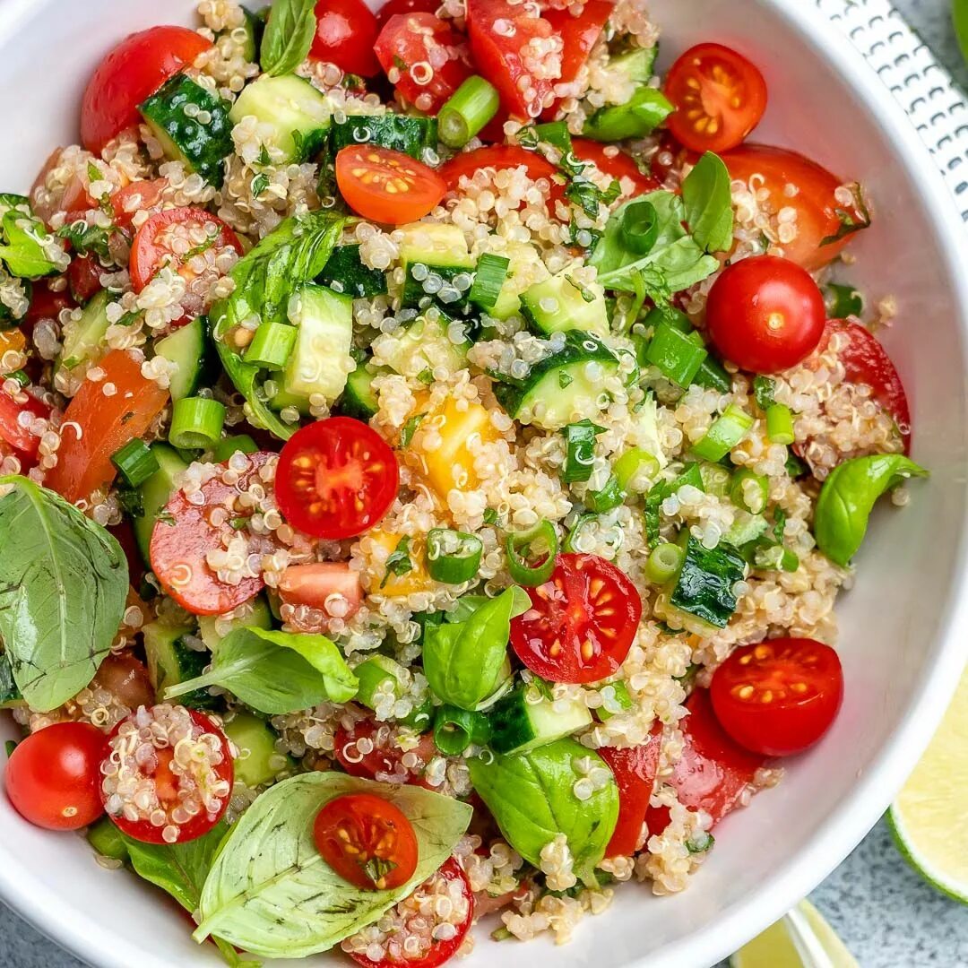 Киноа рецепты приготовления с фото Quinoa Chopped Salad Recipe Clean food crush, Vegan recipes easy, Healthy recipe