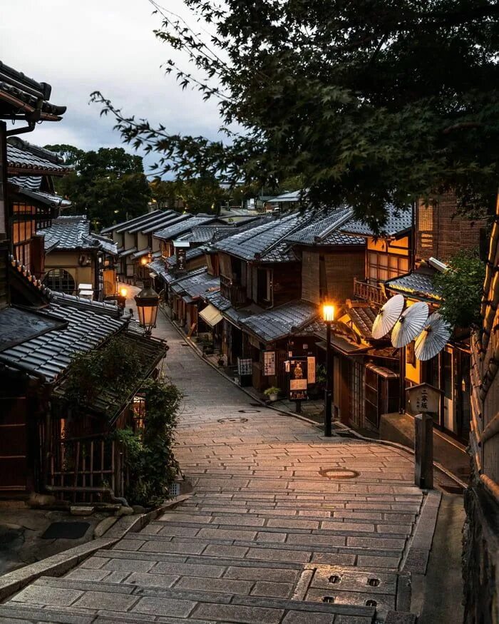 Киото ул мира 42г поселок горняцкий фото Cozy Kyoto street Beautiful places to travel, Japan travel, Beautiful places