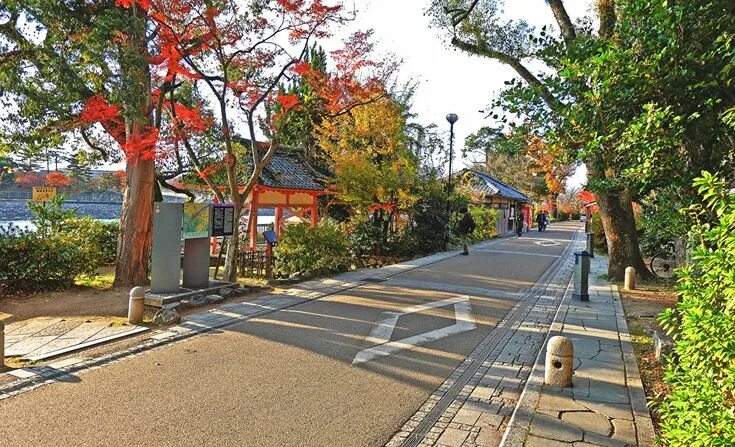 Киото ул мира 42г поселок горняцкий фото Pin by Ll Koler on Pueblos y Ciudades Kyoto house, Kyoto, Sidewalk