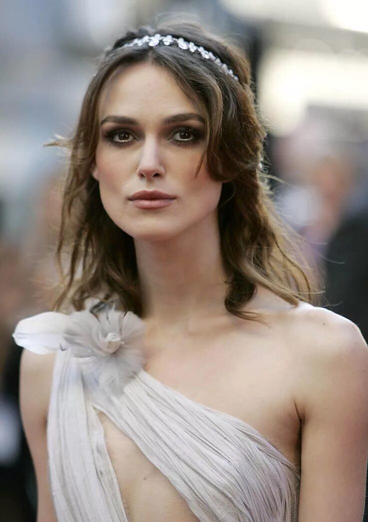 Кир найтли фото Keira Knightley. style icon Maquillaje novia, Peinados, Boda de día