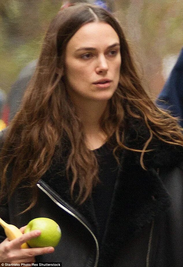 Кира найтли фото без макияжа и фотошопа Keira Knightley looks gaunt as she juggles Broadway schedule and motherhood Dail