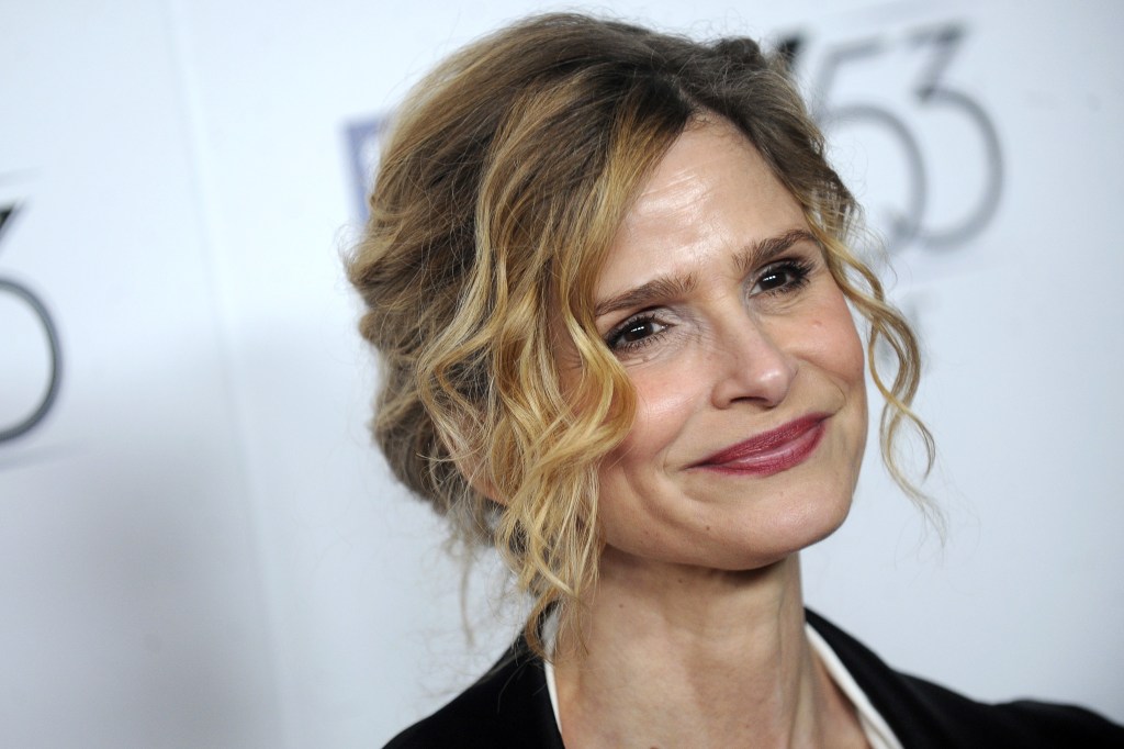 Кира седжвик фото Kyra Sedgwick Directs First Film With Daughter, Story of a Girl, about Female Se