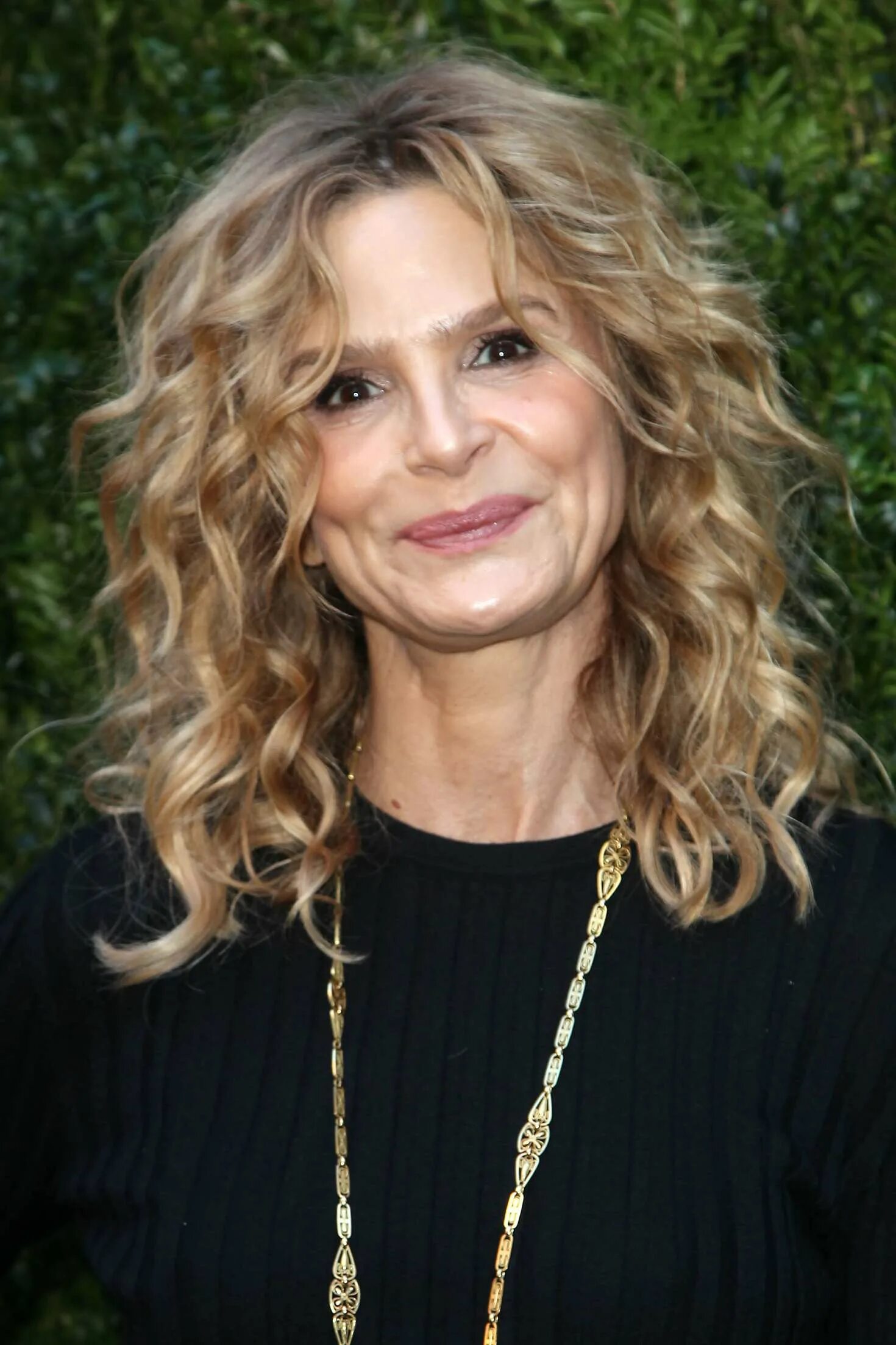 Кира седжвик фото Kyra Sedgwick: The Tribeca Chanel Womens Filmmaker Program Luncheon -01 - GotCel