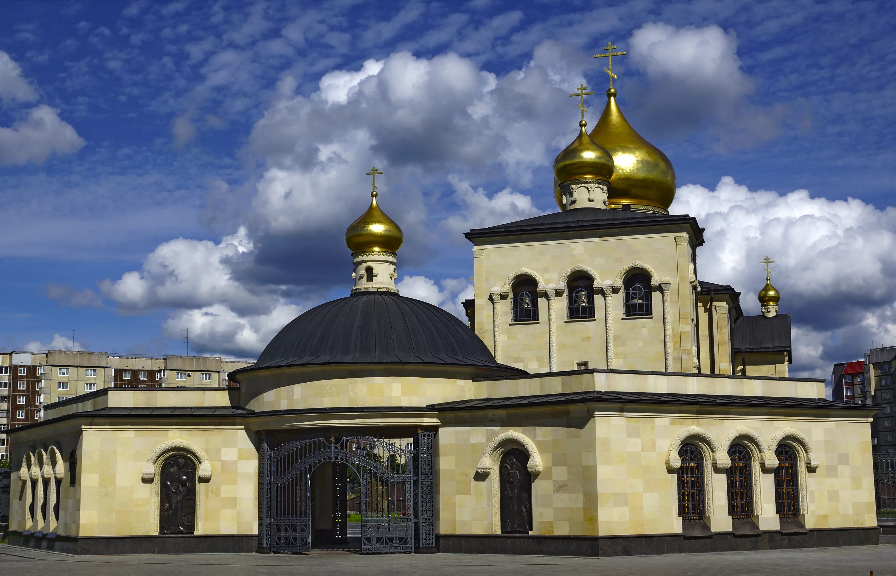 Кириши фото храма Фото: Церковь Рождества Богородицы, православный храм, ул. Нефтехимиков, 33, Кир