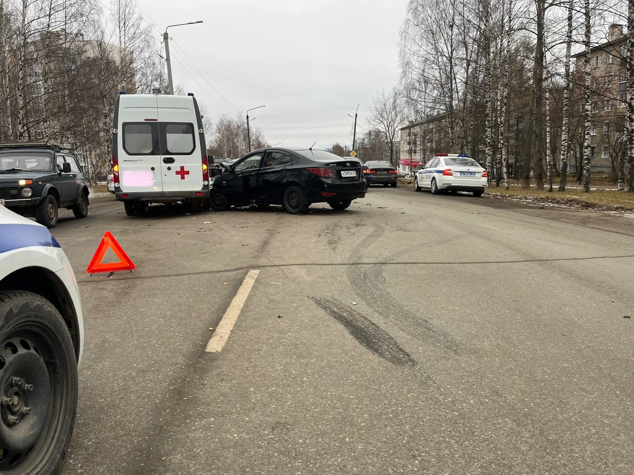 Киров фото человека В Нововятске в ДТП попала машина "скорой помощи" " ГТРК Вятка - новости Кирова и