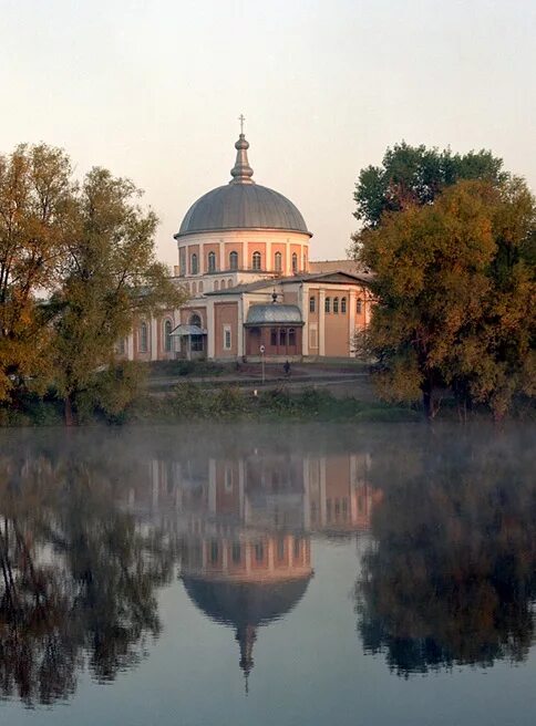 Киров храм александра невского фото Кафедральный собор Александра Невского, Киров (Кировский район), фотография. фас