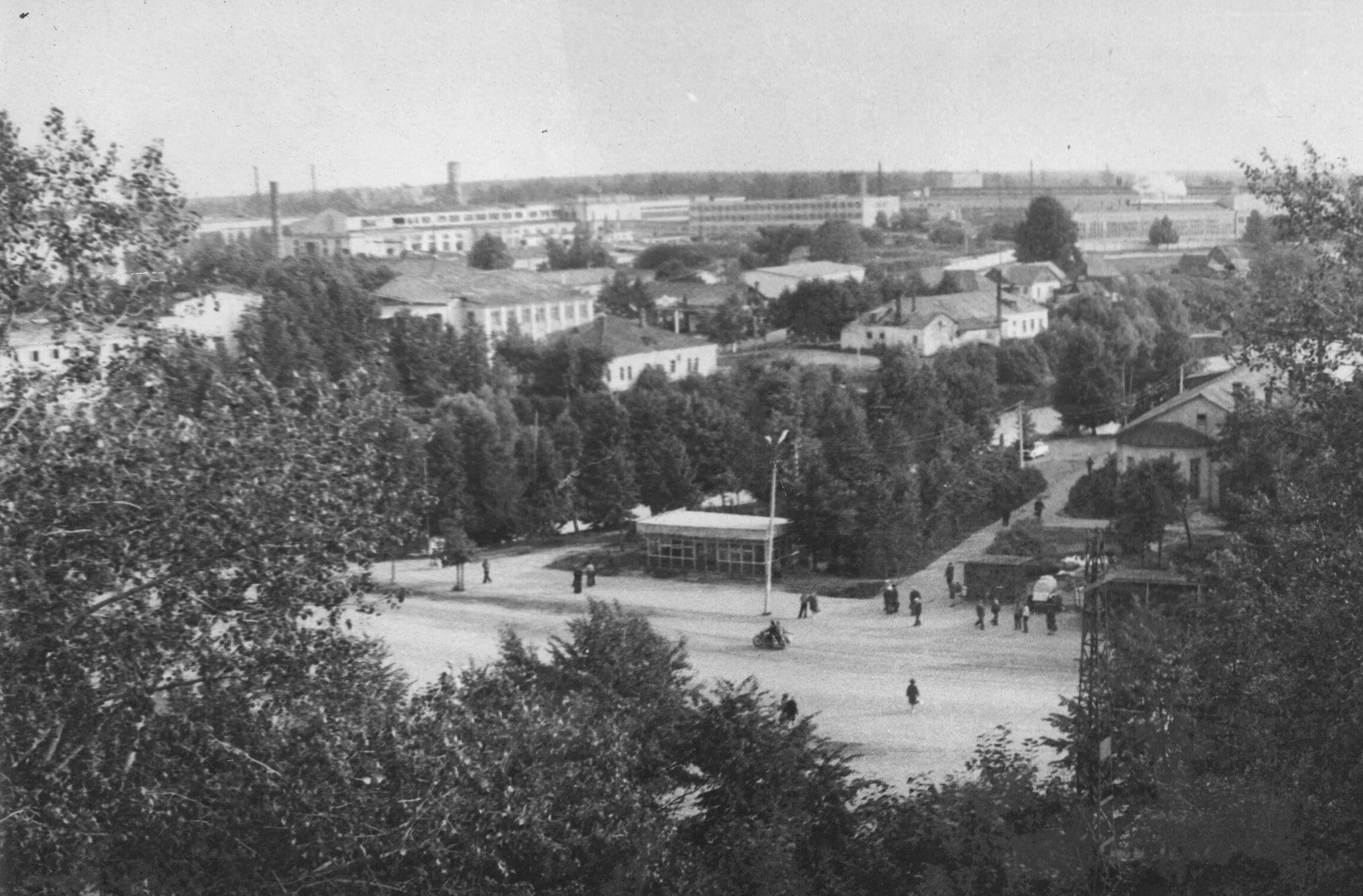 Киров калужской фото Площадь Кирова. Вид строений прошлых лет. Киров Калужской области городской сайт
