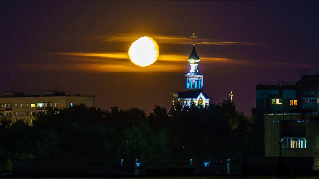 Киров ночью фото Движения Луны. Фото Михаил Лобанов, #Киров. 2021 Типичный Киров ВКонтакте