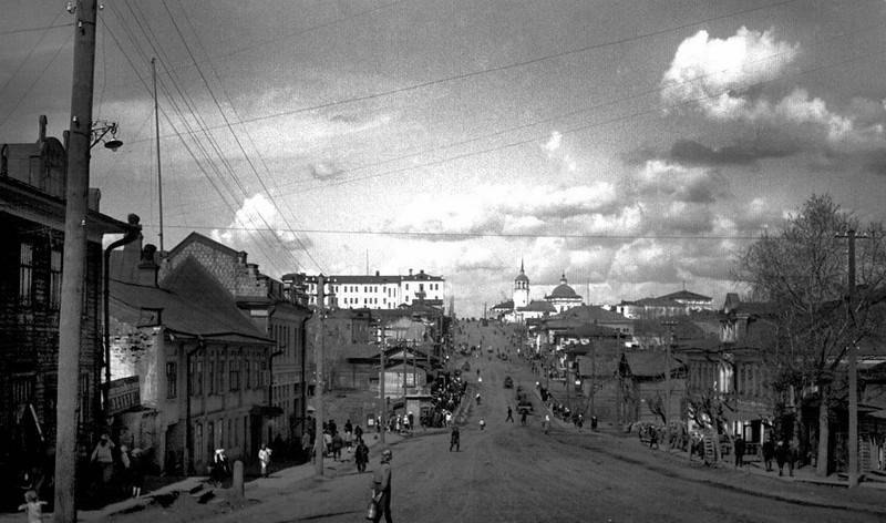 Киров старые фото История улицы Ленина. Вознесенская улица впервые появилась ... ТИПИЧНЫЙ КИРОВ Фо