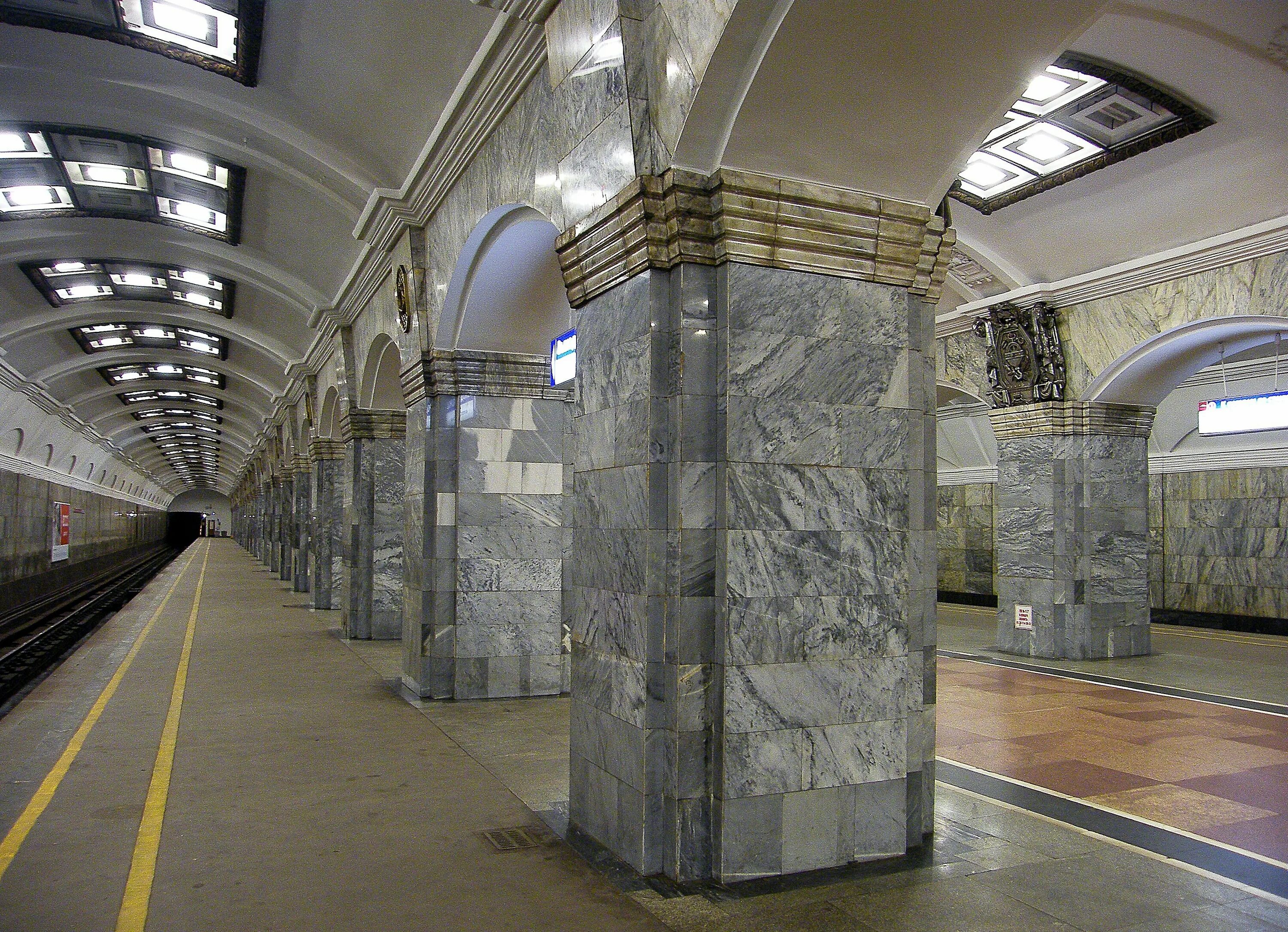 Кировский завод метро фото Станция метро Кировский завод в Санкт‑Петербурге - Яндекс Карты