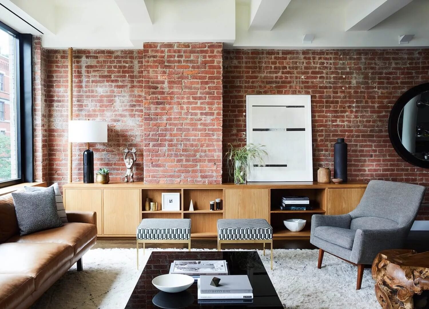 Кирпич лофт фото Tribeca Loft by nune Interiors est living Brick wall living room, Brick living r