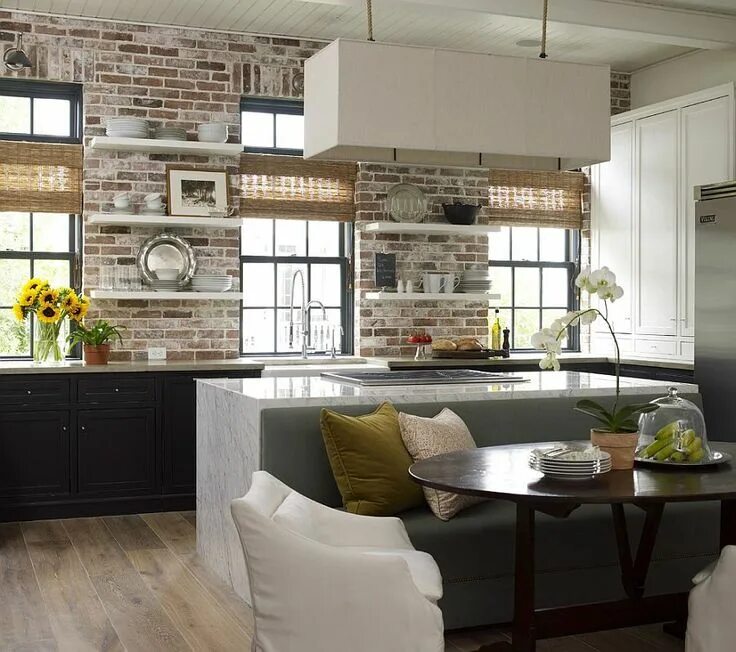 Кирпич в интерьере кухни Kitchens with Brick Accent Walls: 50 Modern and Timeless Designs Exposed brick k