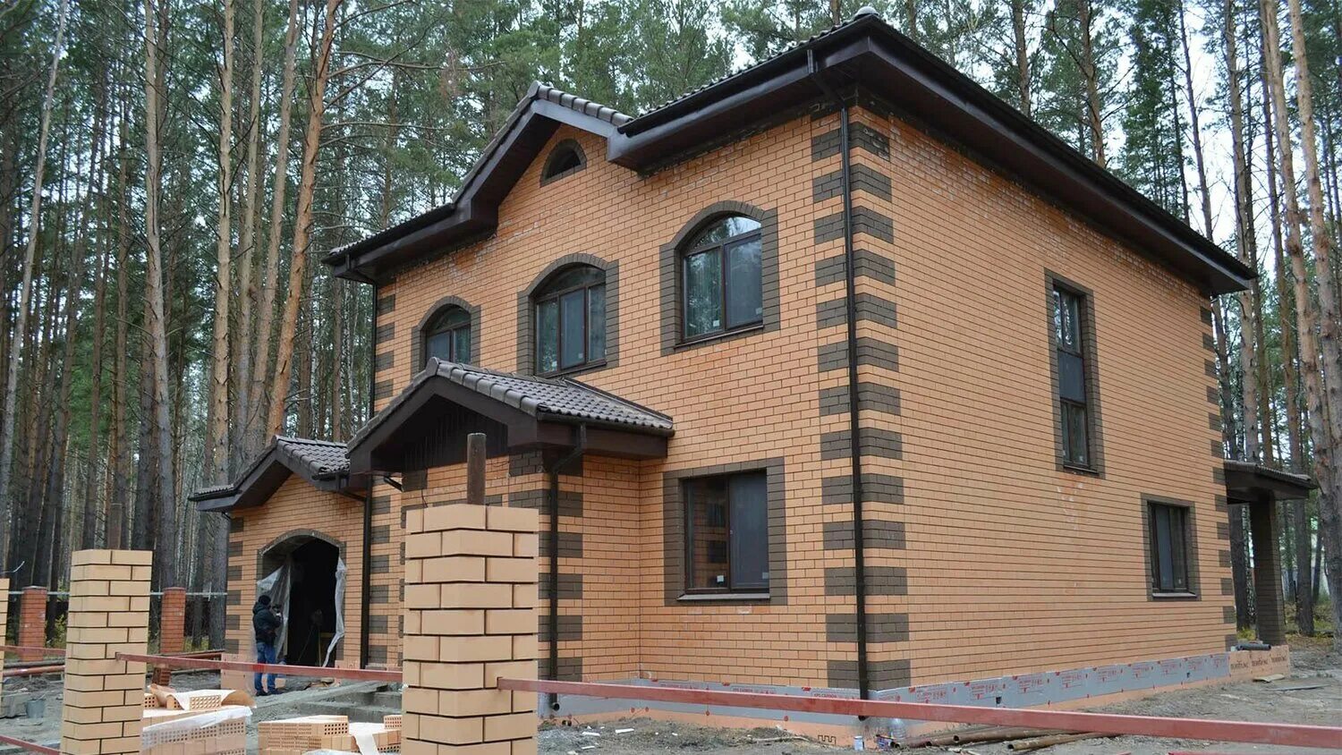 Кирпичные дома под ключ фото Строительство домов из кирпича в Дивеево: 94 строителя с отзывами и ценами на Ян