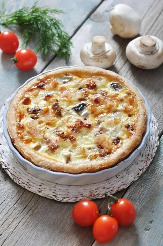 Киш с курицей и грибами фото Cómo hacer una quiche de pollo - Fácil Receta Quiche de pollo, Como hacer quiche