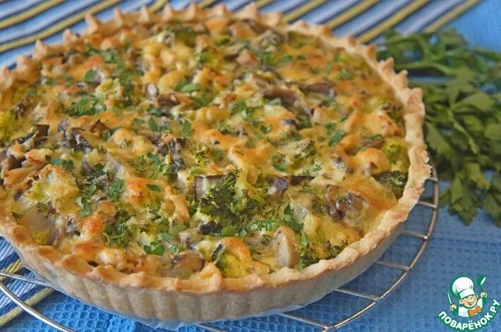 Киш с курицей и грибами фото Киш с курицей, грибами и брокколи - кулинарный рецепт