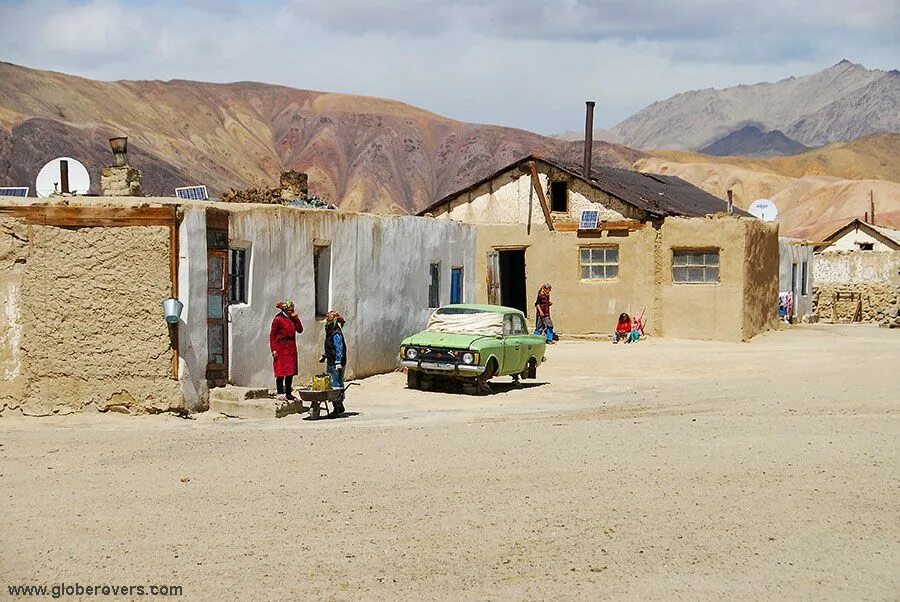 Кишлак глаза фото Globerovers Magazine, July 2014 Village life, Tajikistan, Village