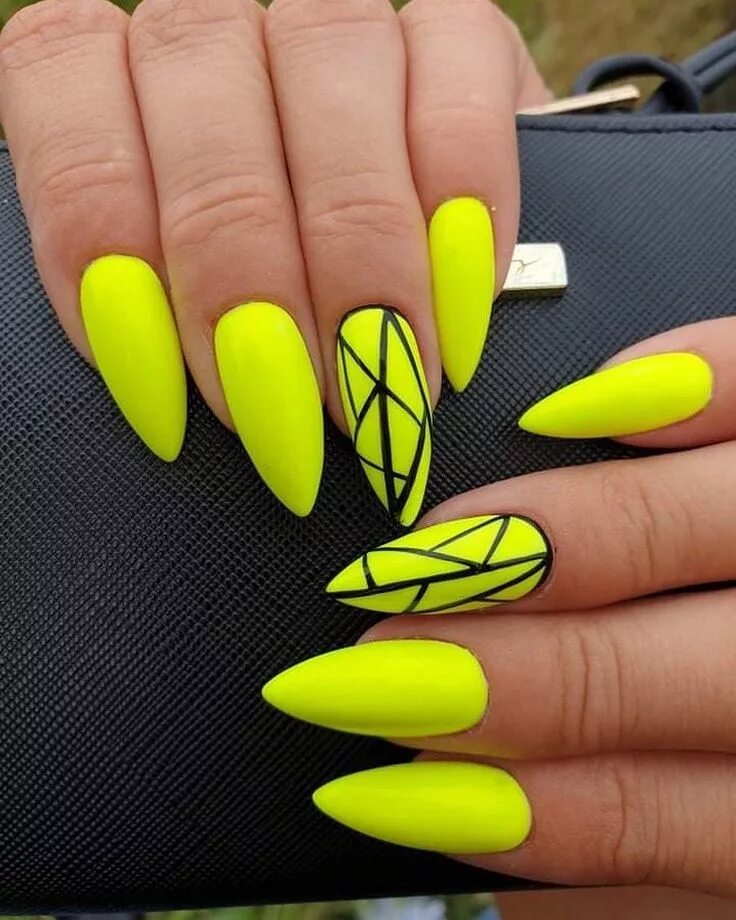 Кислотный маникюр миндаль 22 Cute Nails for Summer Stunning Looks Stylish Belles Gel nails, Neon green nai