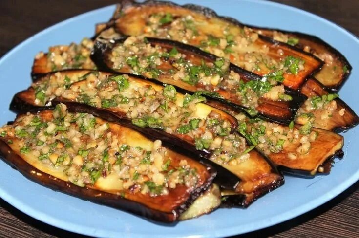 Кислые баклажаны рецепт с фото пошагово Готовим вкусно! on Instagram: "Баклажаны с грецкими орехами. Баклажаны нарезать 