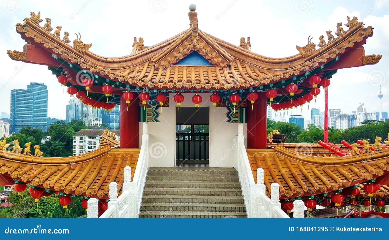 Китай храм фото The Majestic Chinese Temple in Traditional Chinese Style Editorial Image - Image