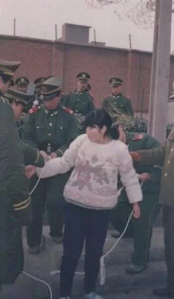 Китай казни фото 10 Beautiful Chinese Women Executed Over the Past 30 Years