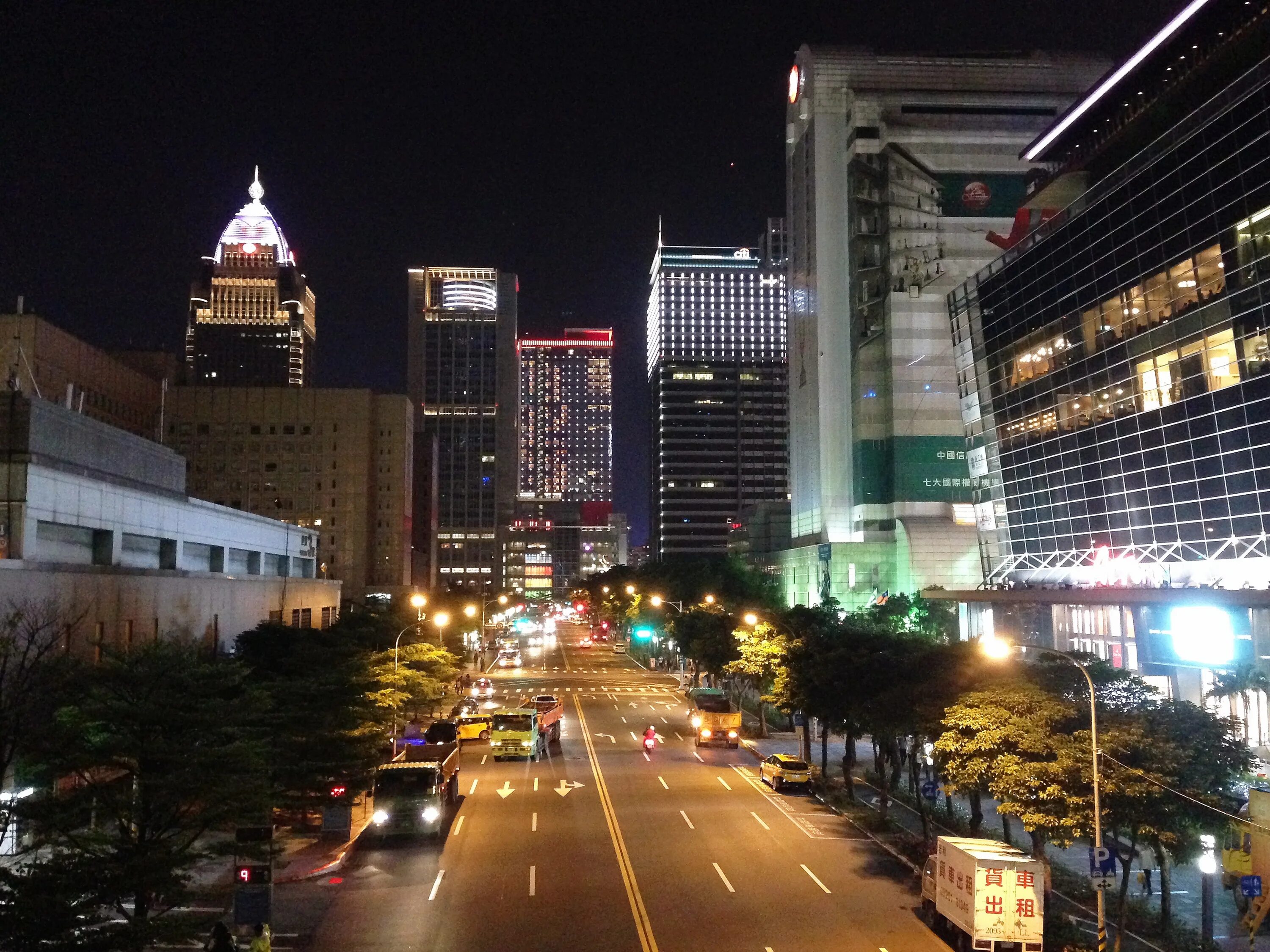 Китай тайвань фото Free Images : road, skyline, traffic, night, skyscraper, cityscape, downtown, ev