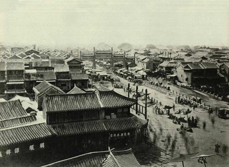 Китай в начале 20 века фото Street outside the the Beijing wall, 1865.