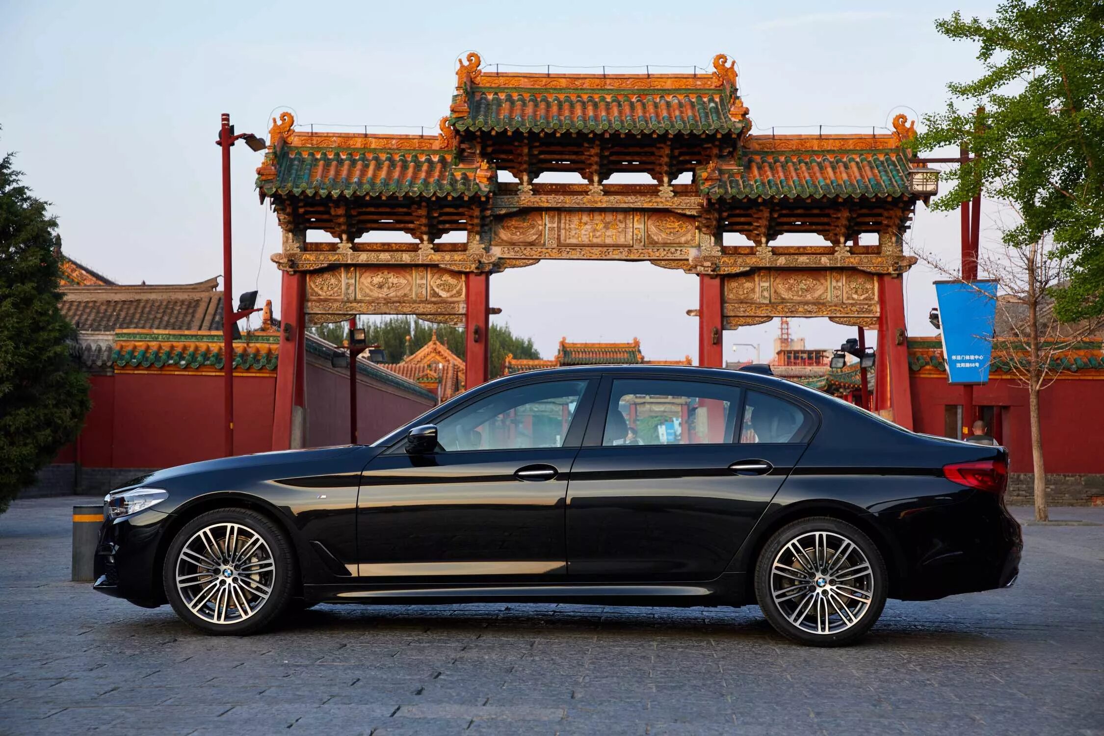 Китайская бмв фото BMW Brilliance Automotive (BBA) automotive plant in Dadong/Shenyang, China (05/2