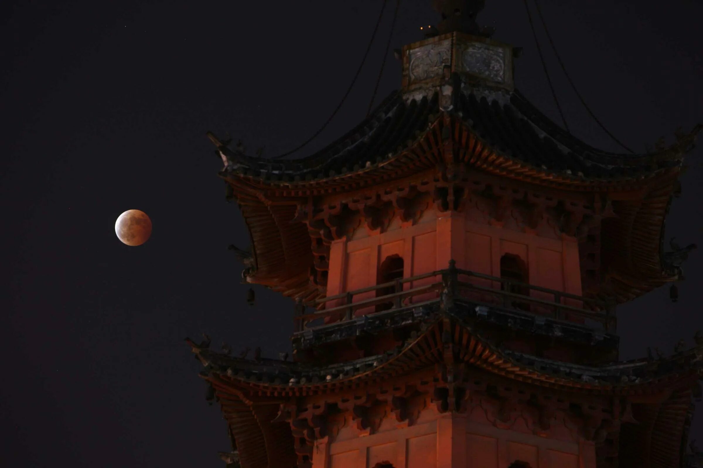 Китайская луна фото Watch the Supermoon Eclipse Livestream TIME