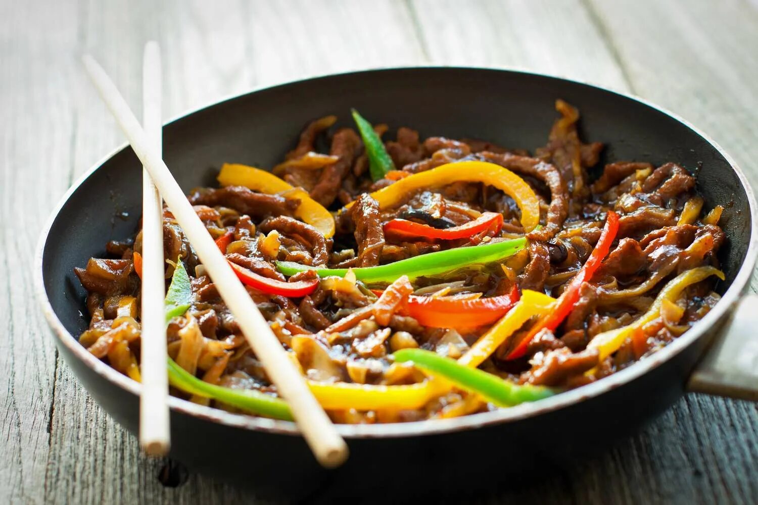 Китайские блюда фото Cantonese Beef and Peppers in Black Bean Sauce Recipe