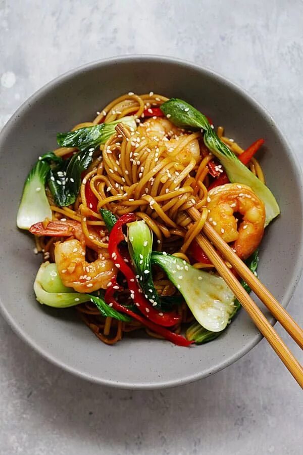 Китайские блюда рецепты с фото пошагово Shrimp Lo Mein - the best and most delicious Shrimp Lo Mein recipe ever! Made wi