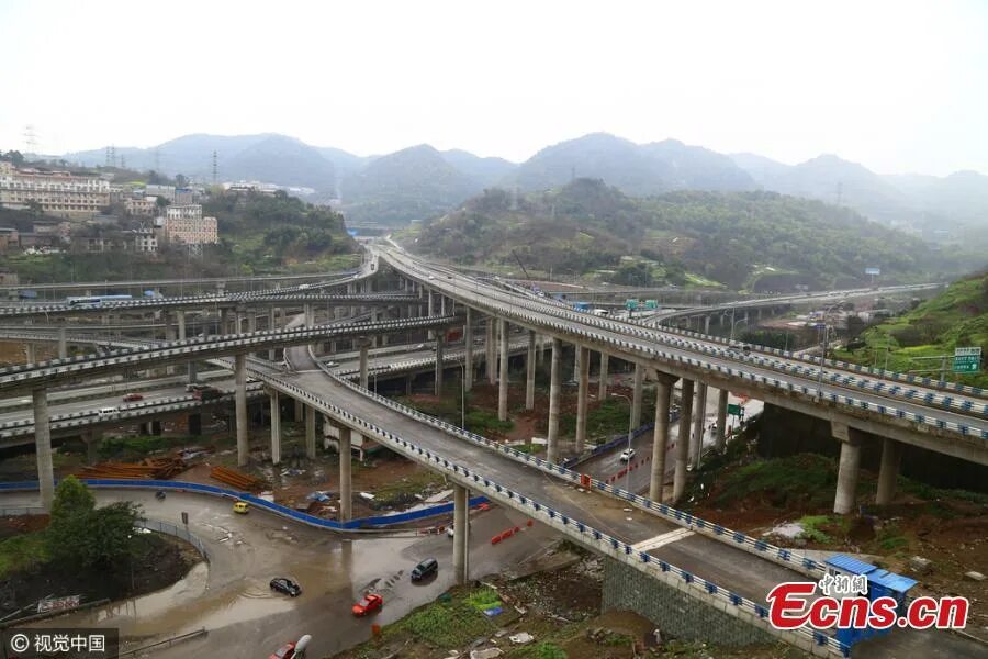 Китайские дороги фото Multi-level overpass built in Southwest China city(3/3)